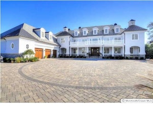 Middletown Home, NJ Real Estate Listing